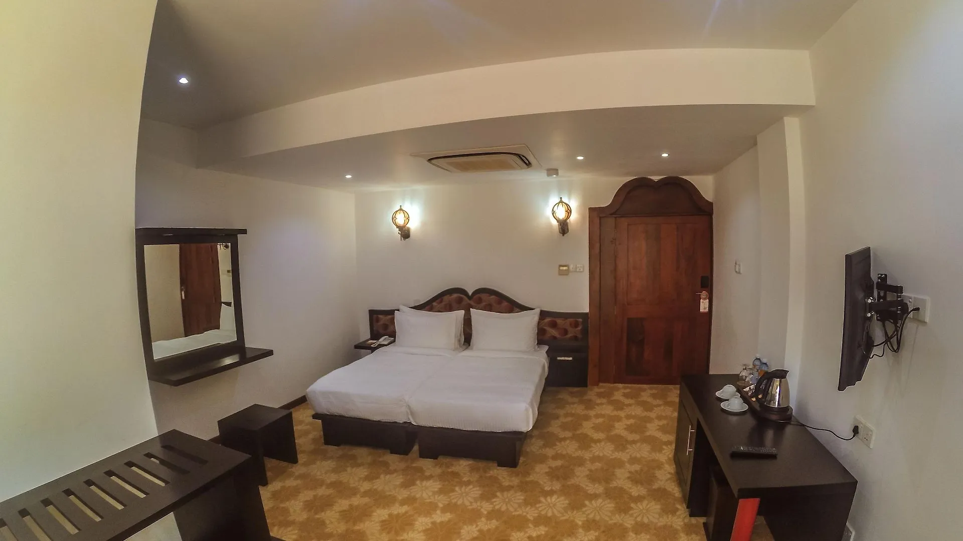 Royal Kandyan Hotell 4*, Kandy