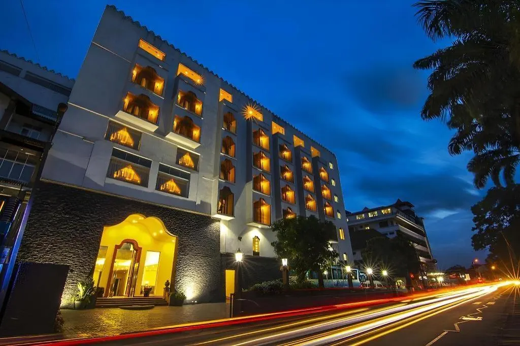 Royal Kandyan Hotel